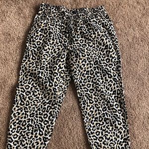 Cropped leopard print pants